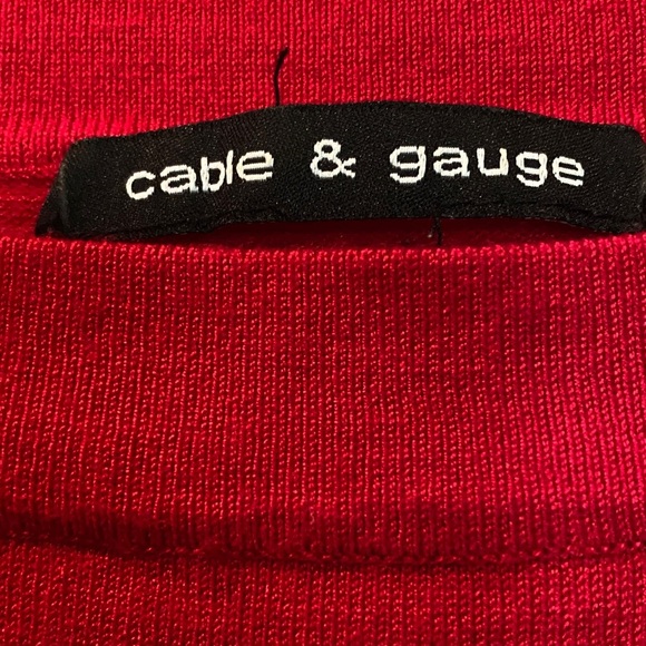 5 for $30 Cable and Gauge Red Button-Shoulder Top 3/4 Sleeves - Picture 2 of 4